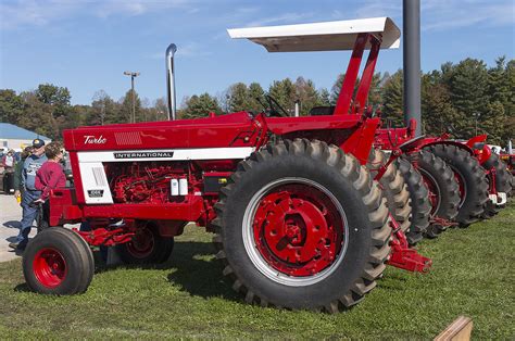 International Farmall 1066 Turbo - a photo on Flickriver