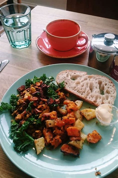 Vegan Glasgow Guide for Eating, Shopping and More by a Local!