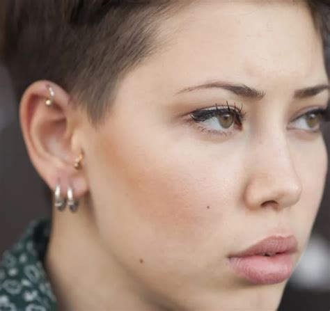 Helix Piercing Inspirations: How to Rock the Look