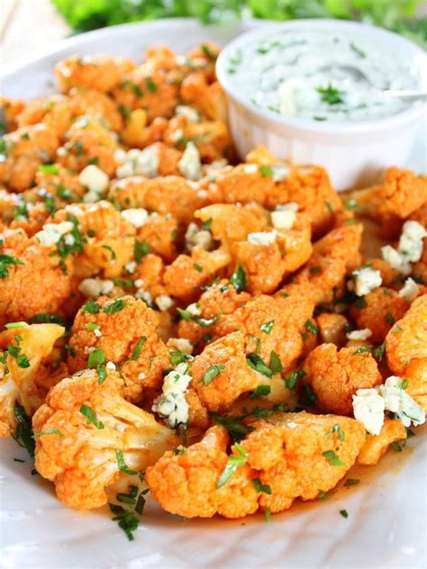 Roasted Buffalo Cauliflower with Blue Cheese Sauce! Tons of flavor & a ...