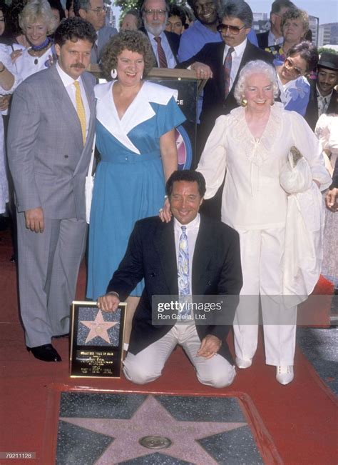 News Photo : Singer Tom Jones, son Mark Woodward, sister... | Tom jones son, Singer, Jones