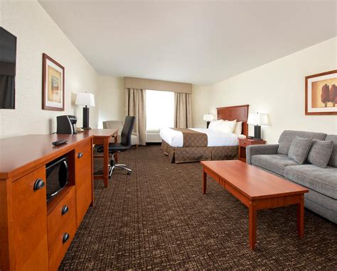 Gold Eagle Lodge | North Battleford Hotels