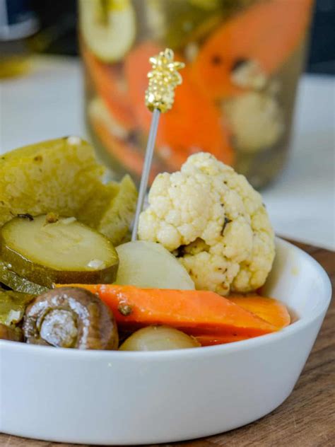 Escabeche (Mexican Pickled Vegetable Recipe) - Foodology Geek