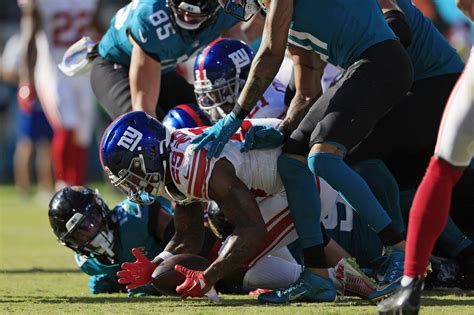 Xavier McKinney Recalls Wild End to Giants' 23-17 Win Over Jaguars ...