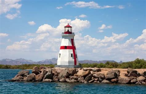 Lake Havasu Lighthouses: Safety Structures With Swagger : LakeLubbers