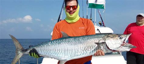 Narrow-barred Spanish Mackerel Fishing in India - FishingBooker