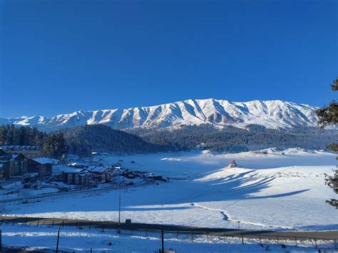 Kashmir Winters and Snow Curated Tour Package