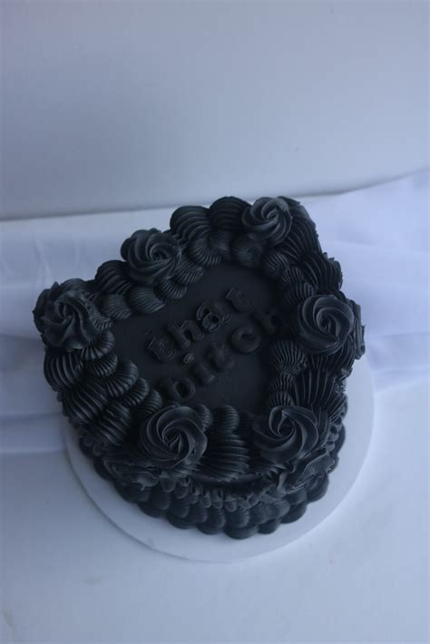 Retro Black Heart Cake – Katielou's Cakes