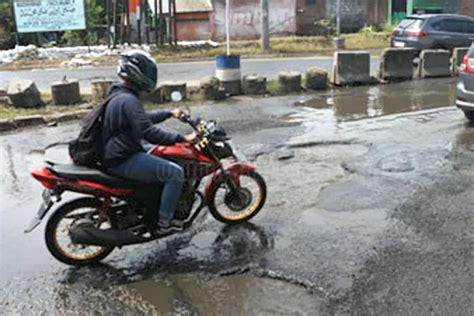 Banjir Surut, Banyak Jalan di Semarang yang Rusak dan Berlubang, Begini ...