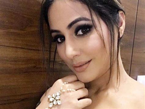 Instagram: Hina Khan gets million followers on Instagram - Times of India