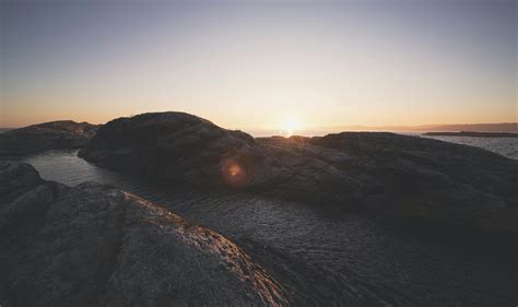 White and Black Mountain Wallpaper · Free Stock Photo