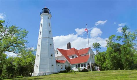 6 Scenic Lighthouses to Visit in Southeastern Wisconsin (2023) - Milwaukee With Kids