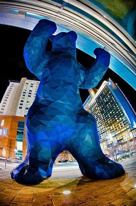 Denver’s Big Blue Bear Statue | Sculpture at Colorado Convention Center ...