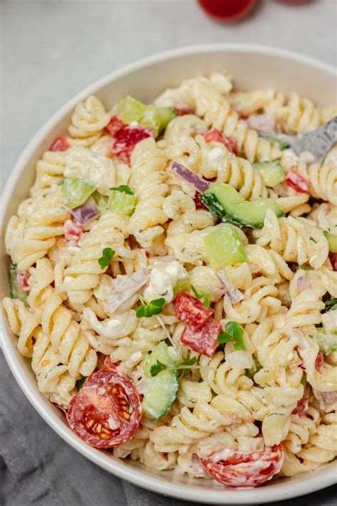 Creamy Pasta Salad Recipe - The Dinner Bite