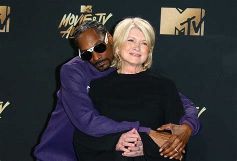 How did Snoop Dogg and Martha Stewart became an iconic duo? – Film Daily