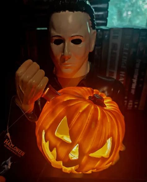 MICHAEL MYERS LED Light Ceramic Spirit Halloween Pumpkin Carpenter DISCONTINUED! $80.00 - PicClick