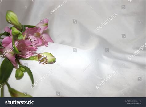 Alstroemeria On White Fabric Wedding Background Stock Photo 1139031419 | Shutterstock