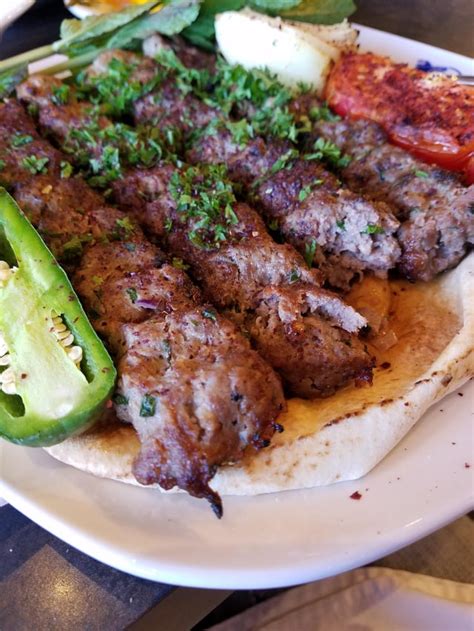 [I Ate] Iraqi Lamb kebab with grilled vegetables and fresh mint : r/food