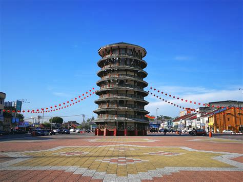 Leaning Tower Teluk Intan : Teluk intan perak leaning tower aka menara ...