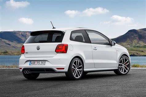 Longe do Brasil, Volkswagen Polo GTI ganha visual nervoso e novo motor ...