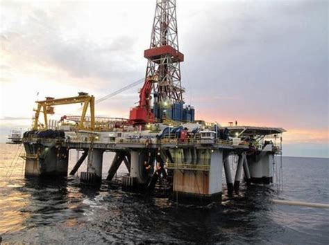 Atwood Oceanics CEO Says There's Not Enough Scrapping Going On As Idle Rigs Pile Up | Ceo, To go ...