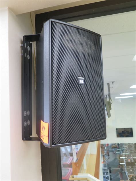 Pair of JBL Wall-Mount Speakers - Oahu Auctions