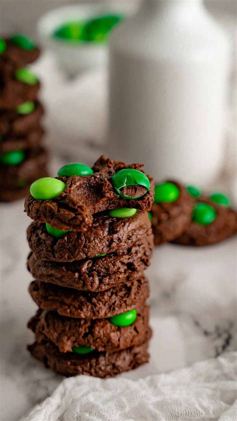 Mint Chocolate Cookies - Mama Needs Cake®