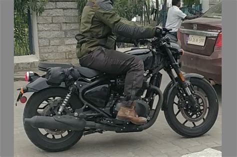 Royal Enfield Shotgun 650 spied, could share platform with Super Meteor ...