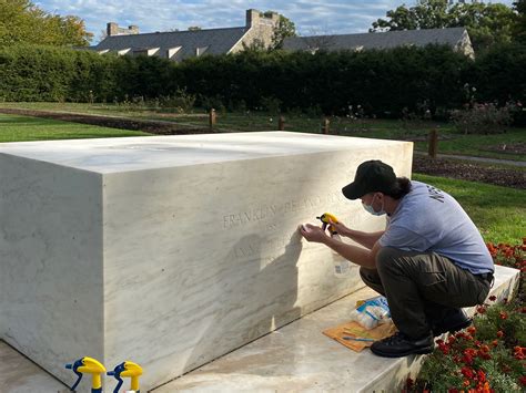 Preserving the Roosevelt Grave Monument (U.S. National Park Service)