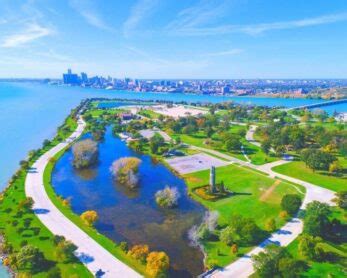 Detroit RiverWalk Guide: Riverfront Trail - My Michigan Beach and Travel