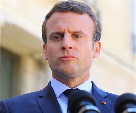 Emmanuel Macron Biography - Facts, Childhood, Family Life & Achievements