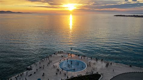 ZADAR SUNSET FESTIVAL INVITES YOU TO DANCE BY ZADAR´S FAMOUS MONUMENT TO THE SUN. - FIESTA y ...