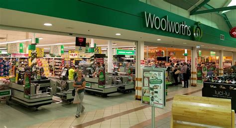 Woolworths Niddrie - Niddrie Central Shopping Centre, Keilor Rd, Niddrie VIC 3042, Australia