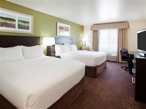 Holiday Inn Express & Suites Aberdeen Guest Room & Suite Options