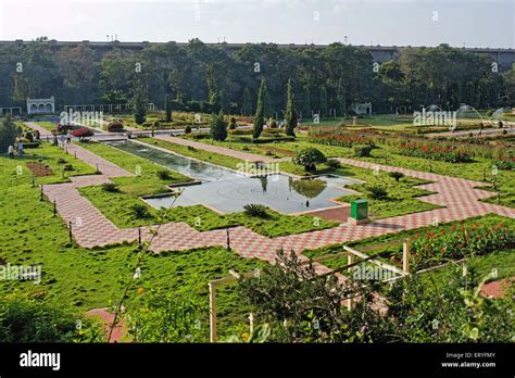 Brindavan Gardens , Krishnarajasagara Dam , Srirangapatna , Mandya District , Mysore ; Karnataka ...