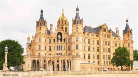 Schwerin Castle: A Window into German History - Historn