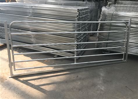 Hot Dipped Galvanized Heavy Duty Cattle Gates , Metal Livestock Gate