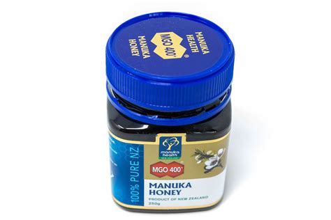 Manuka honey from New Zealand, made of flowers of the South Sea myrtle tree, with antiseptic ...