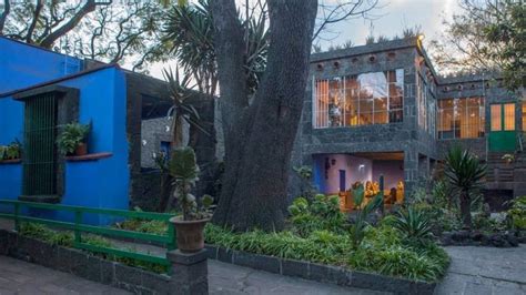 Jardín de la Casa Azul 💙 de Frida Kahlo | Ville de mexico, Atelier à la ...