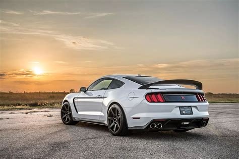 Watch A Blown Shelby GT350R Dominate A Viper: Video