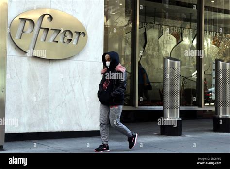 Pfizer Pharmaceutical Corporation Headquarters, New York, USA Stock Photo - Alamy