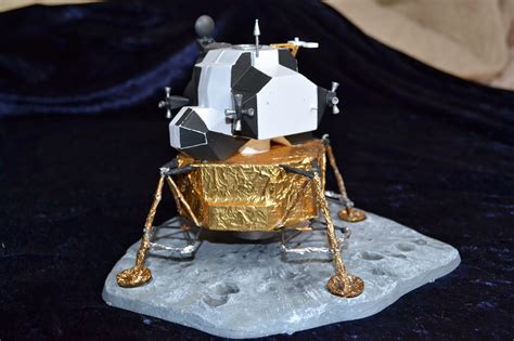 Happyscale-Modellbau: Lunar Landing Module "Eagle" - Revell 1/48 built by Bianca Krop-Kaiser