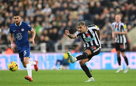 Video: Brazil surprise Newcastle star Bruno Guimaraes on his birthday