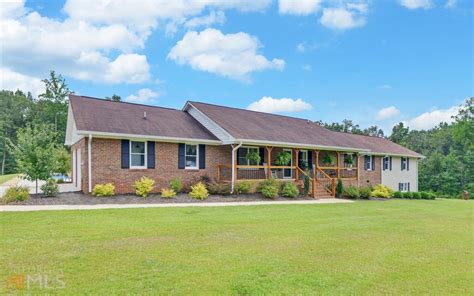 Hartwell, GA Real Estate - Hartwell Homes for Sale | realtor.com®