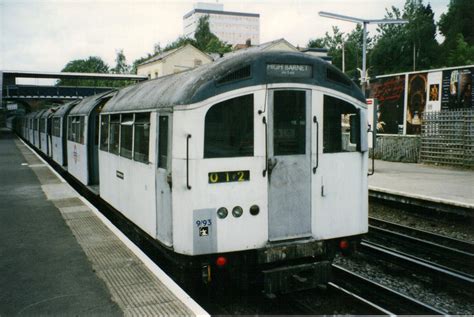 Finchley Central | A 1959 Stock train calls at Finchley Cent… | Flickr