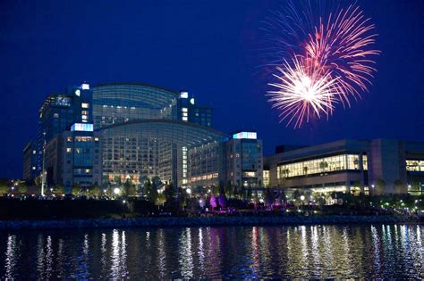 National Harbor Fireworks at Gaylord National Resort