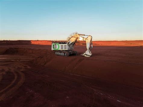 Aus-first electric excavator deployed at WA mine - Mining Magazine ...