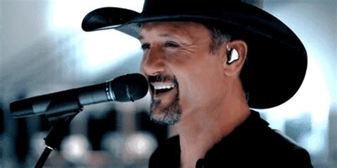 Tim McGraw's CMA-Winning 'Humble and Kind' Gets Bitterness Wrong | Inverse