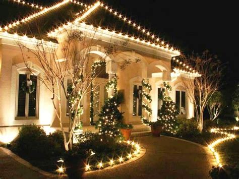 Elegant Outdoor Christmas Decorations | Outdoor christmas lights, Christmas house lights ...