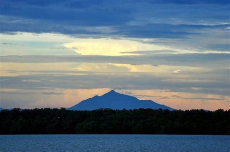 10 Mountains to Climb in Malaysia With the Most Incredible Views